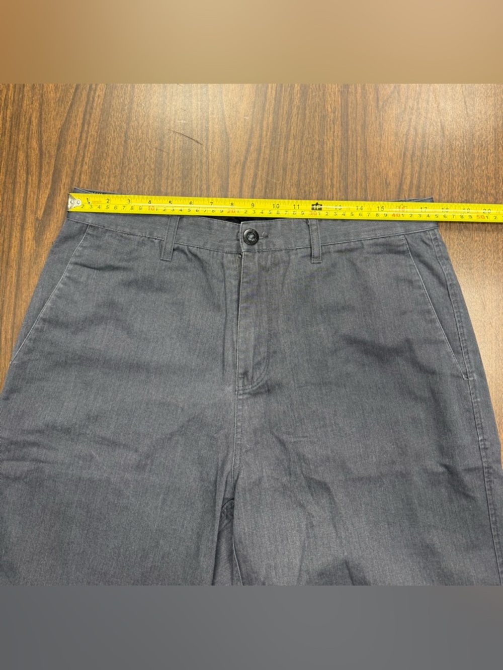Volcom Men's Charcoal Flat-Front Chinos Shorts Size 34 - Picture 3 of 16